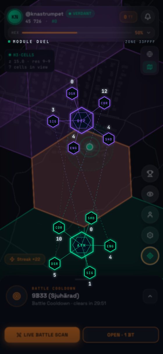 Two hexagonal module loadouts facing each other, each with five connected slots showing numeric strengths.